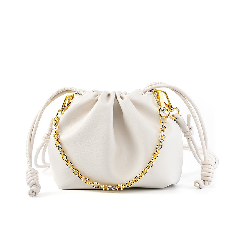 Valersia Soft leather bag with pleats | Refined elegance with golden chain details