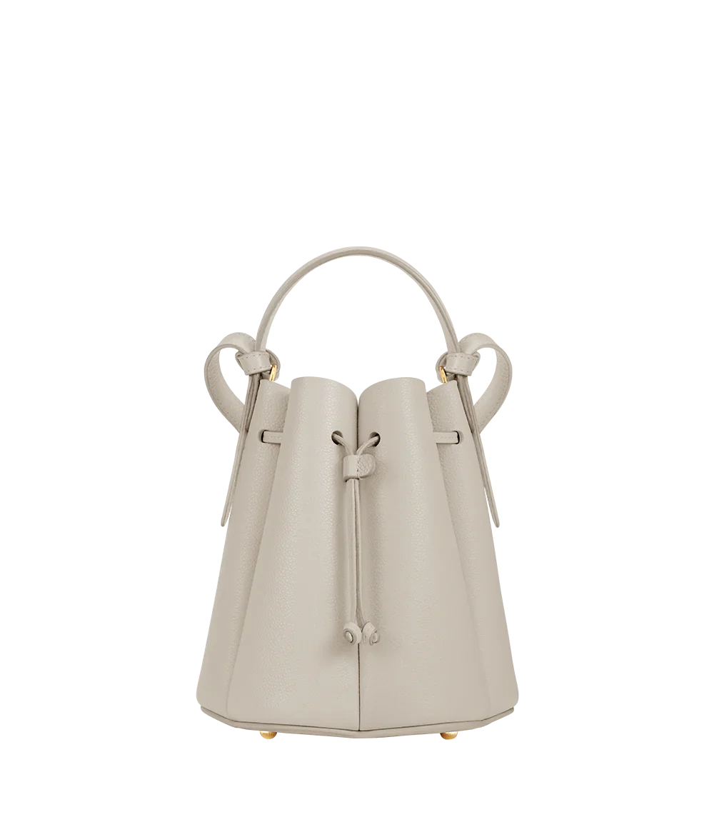 Valersia Poléne  Numéro Huit | Genuine leather and minimalist design