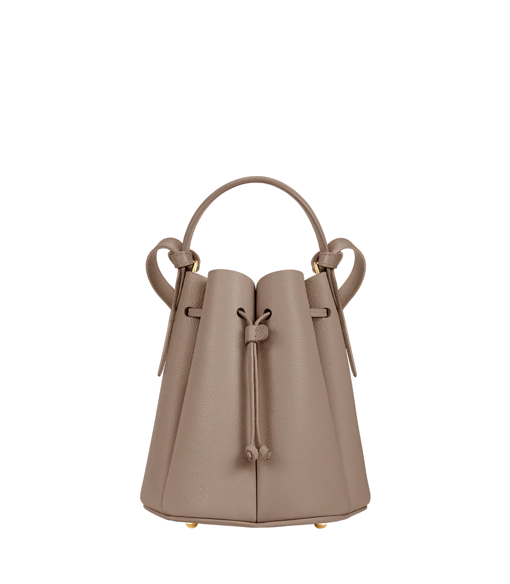 Valersia Poléne  Numéro Huit | Genuine leather and minimalist design